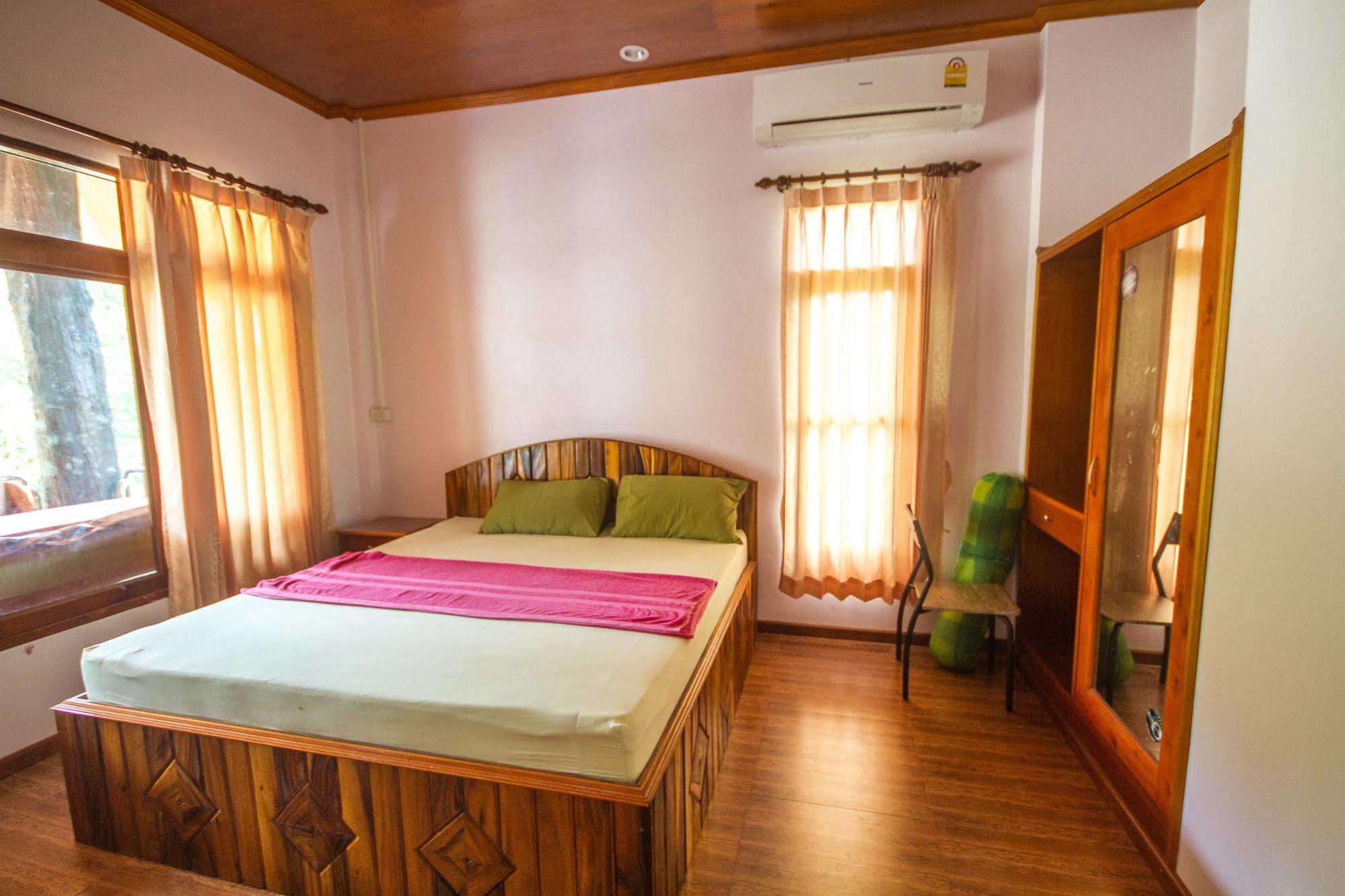 Bor Hin Resort Baan Tai Exterior foto