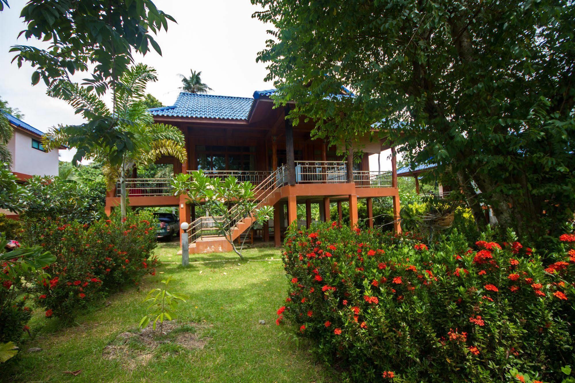 Bor Hin Resort Baan Tai Exterior foto